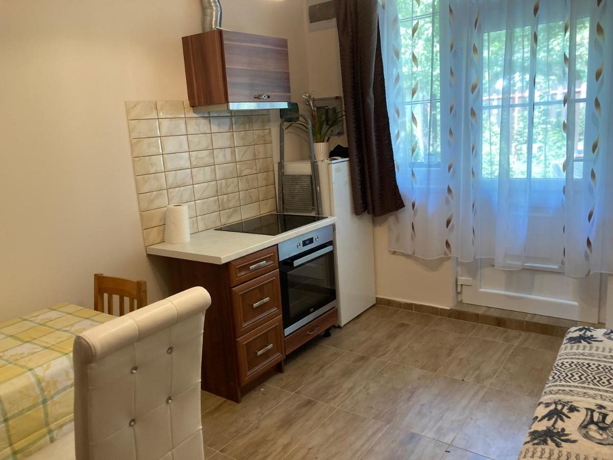 Roland Apartmant Zuglo Boedapest Buitenkant foto