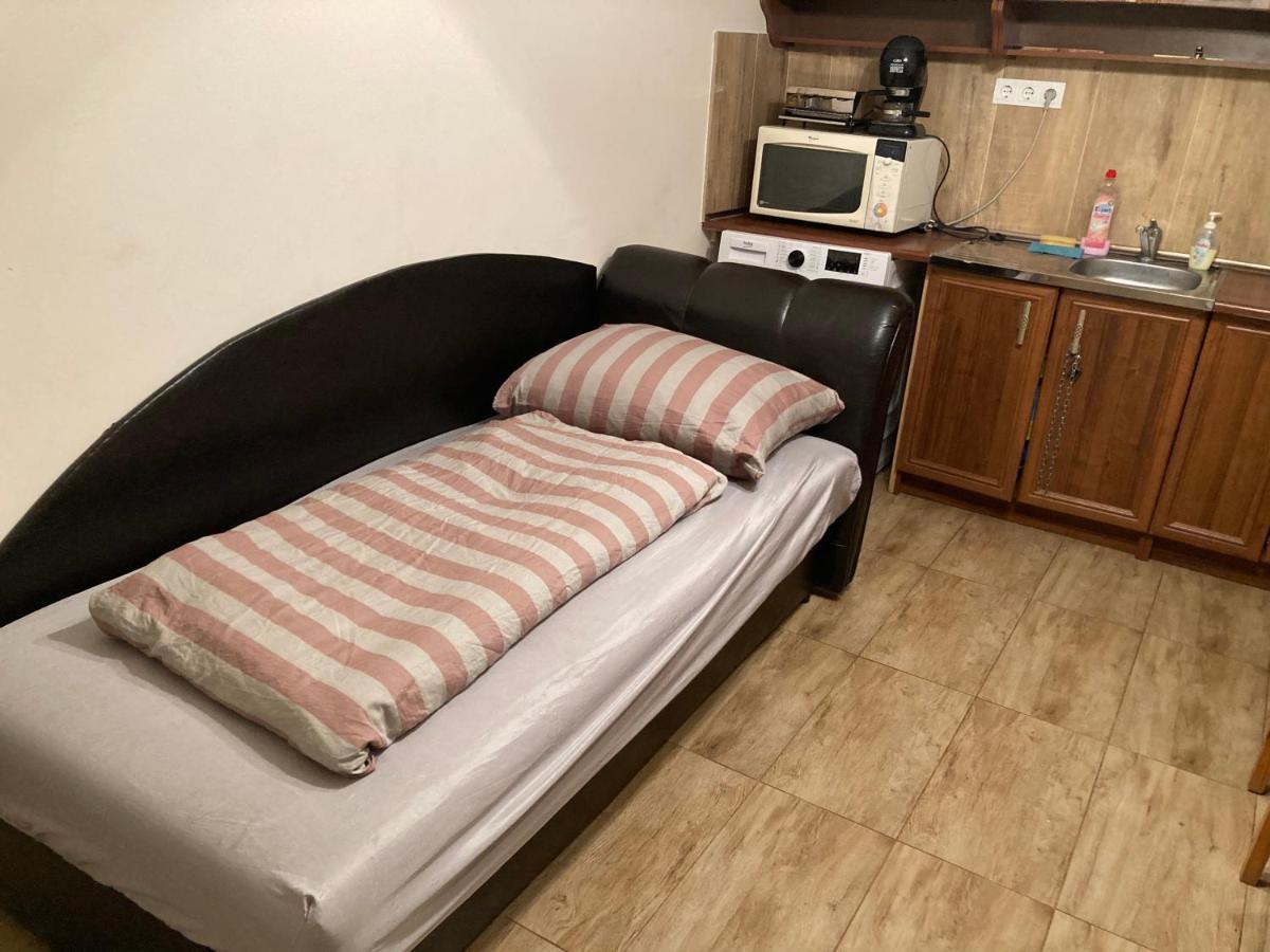 Roland Apartmant Zuglo Boedapest Buitenkant foto