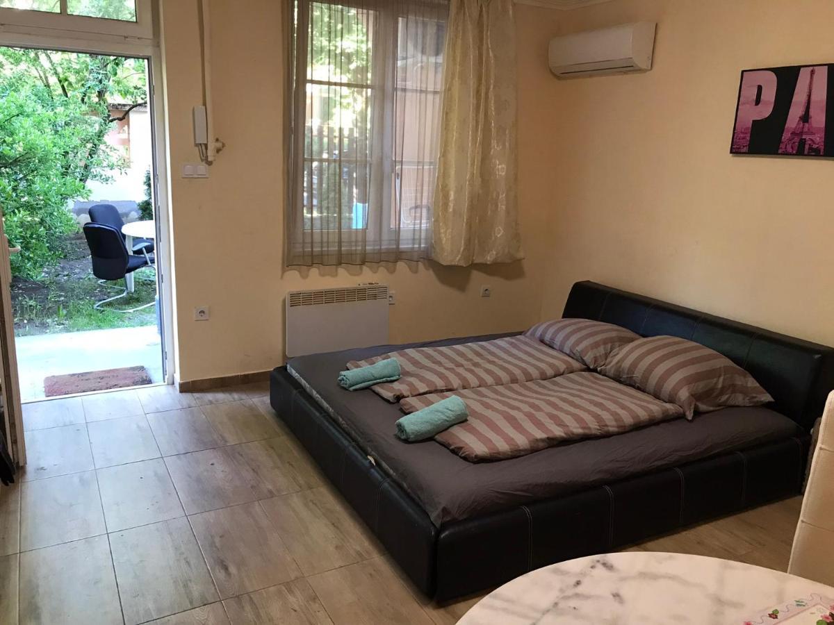 Roland Apartmant Zuglo Boedapest Buitenkant foto